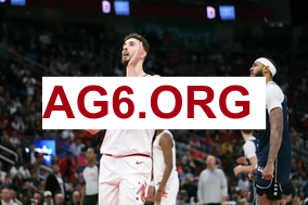 比赛直播间：成都蓉城与山东泰山